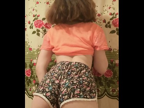 ❤️ Sexet ung babe laver en striptease ved at filme sine shorts på kamera ️ Super sex at da.pornoklinge.ru